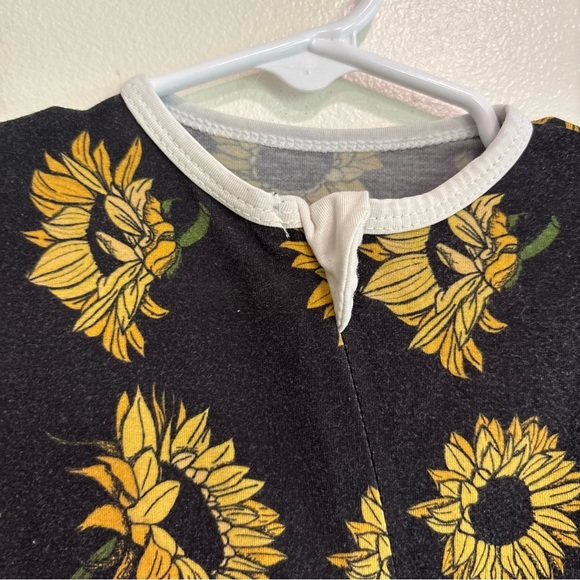 Peregrine Kids wear 3-6 months Sunflowers on Black Bamboo Footie - Picture 5 of 6